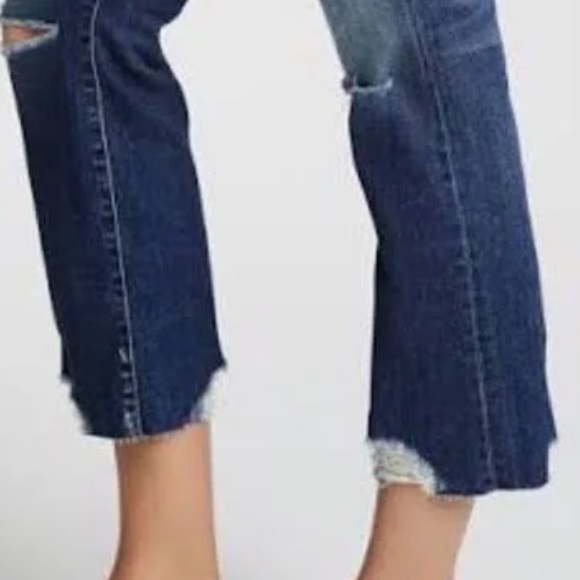 J Brand Selena Mid Rise Crop - Picture 1 of 4